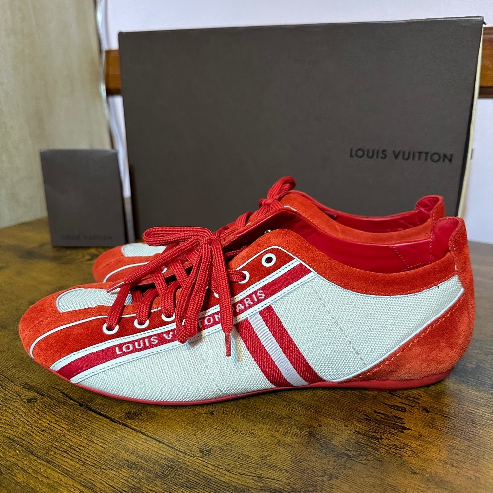 Authentic Men’s Sneaker Louis Vuitton Size 7 /LI 0140 / Leather